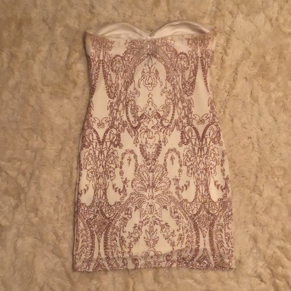 Le Chateau Dress - Picture 3 of 6